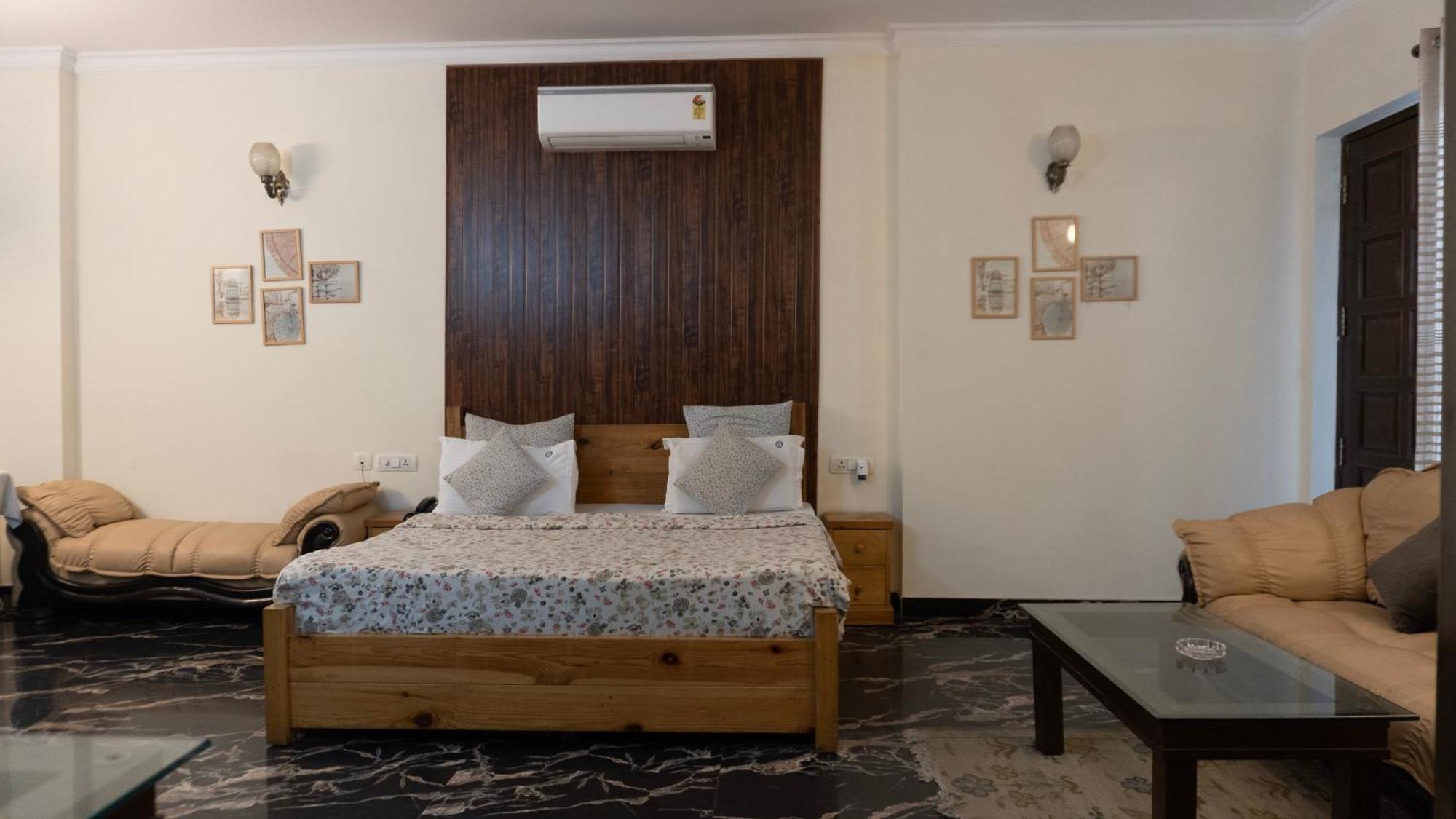 Perch Arbor Suites Гургаон Екстериор снимка