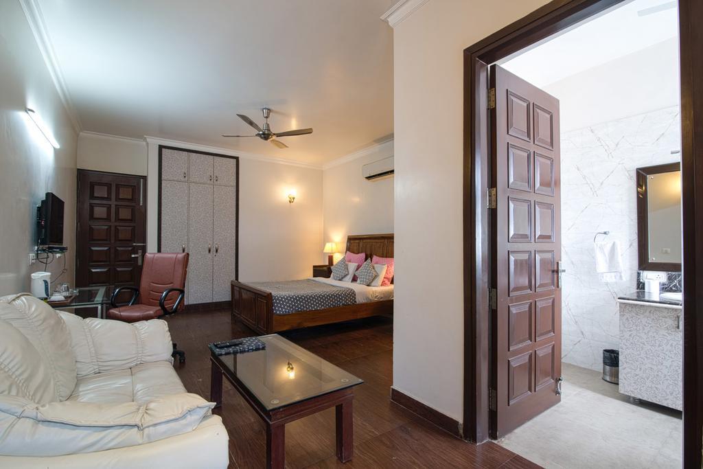 Perch Arbor Suites Гургаон Екстериор снимка