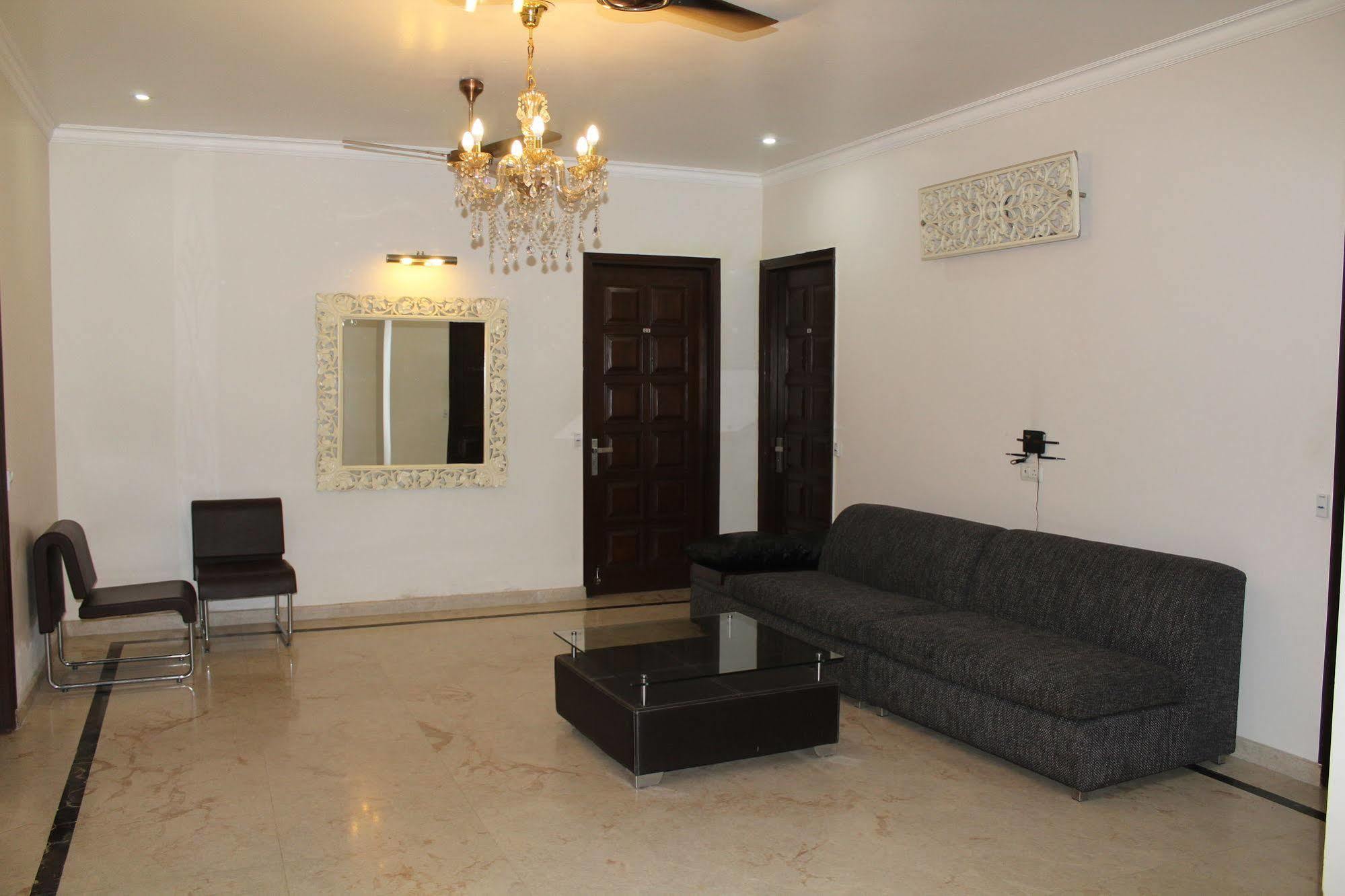 Perch Arbor Suites Гургаон Екстериор снимка